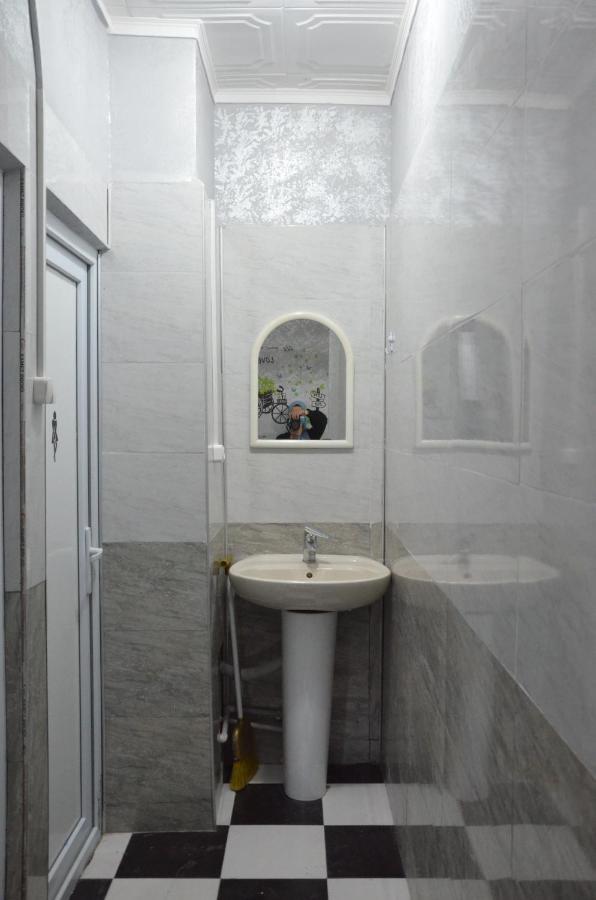 Hostel California Μπατούμι Εξωτερικό φωτογραφία