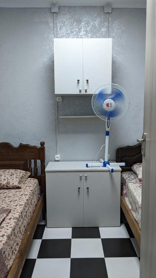 Hostel California Μπατούμι Εξωτερικό φωτογραφία