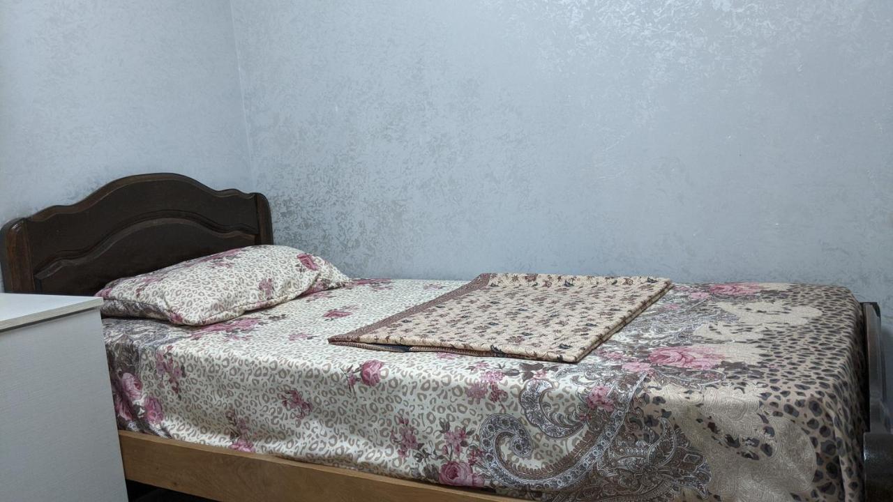 Hostel California Μπατούμι Εξωτερικό φωτογραφία