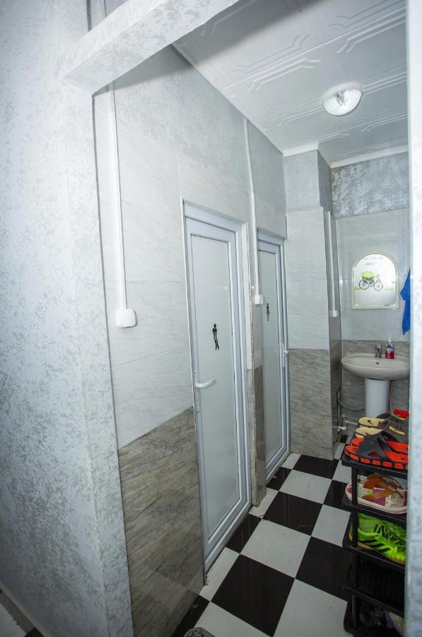 Hostel California Μπατούμι Εξωτερικό φωτογραφία