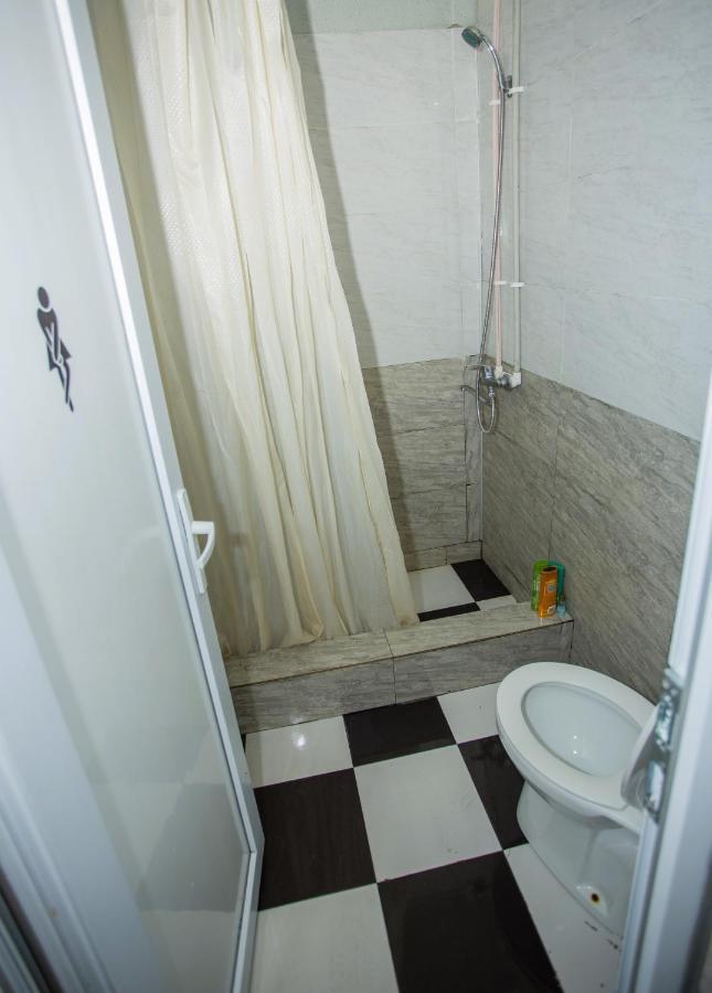Hostel California Μπατούμι Εξωτερικό φωτογραφία
