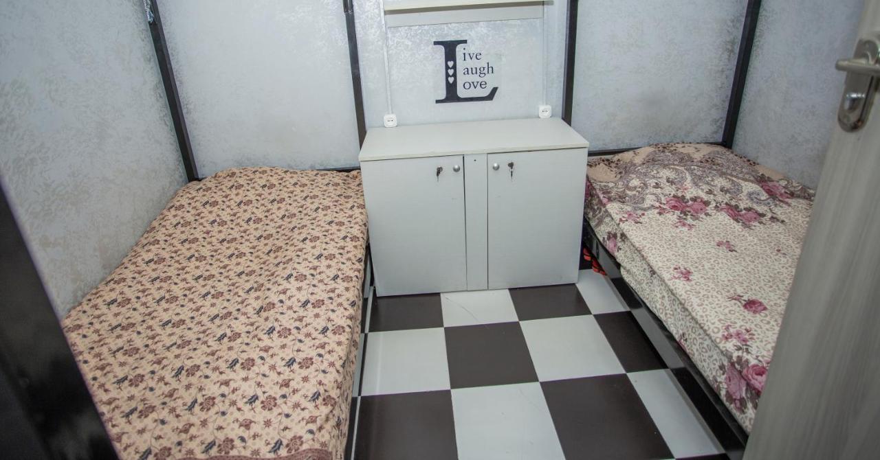 Hostel California Μπατούμι Εξωτερικό φωτογραφία